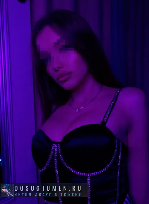     Deluxe